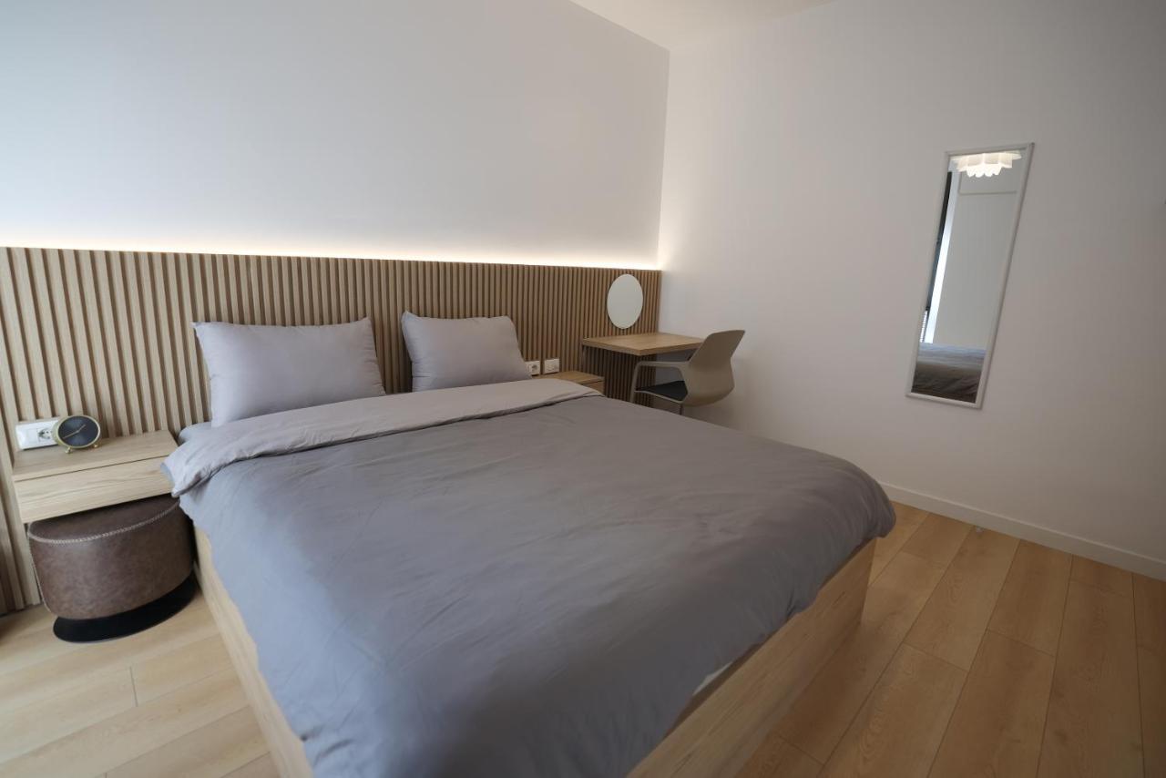 Apollo Apartment By Holistay Tirana Exteriör bild