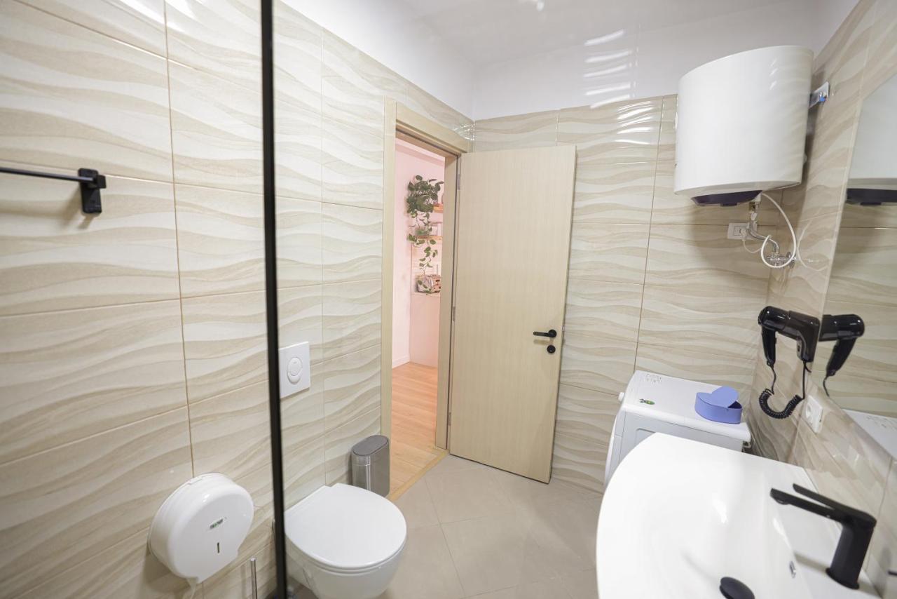 Apollo Apartment By Holistay Tirana Exteriör bild